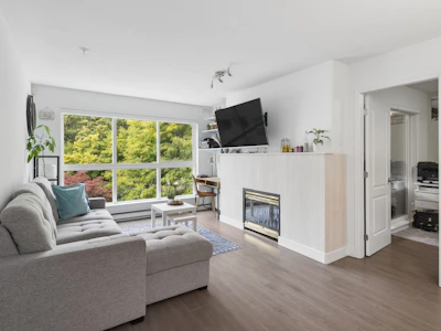323-5900 Dover Crescent - 2