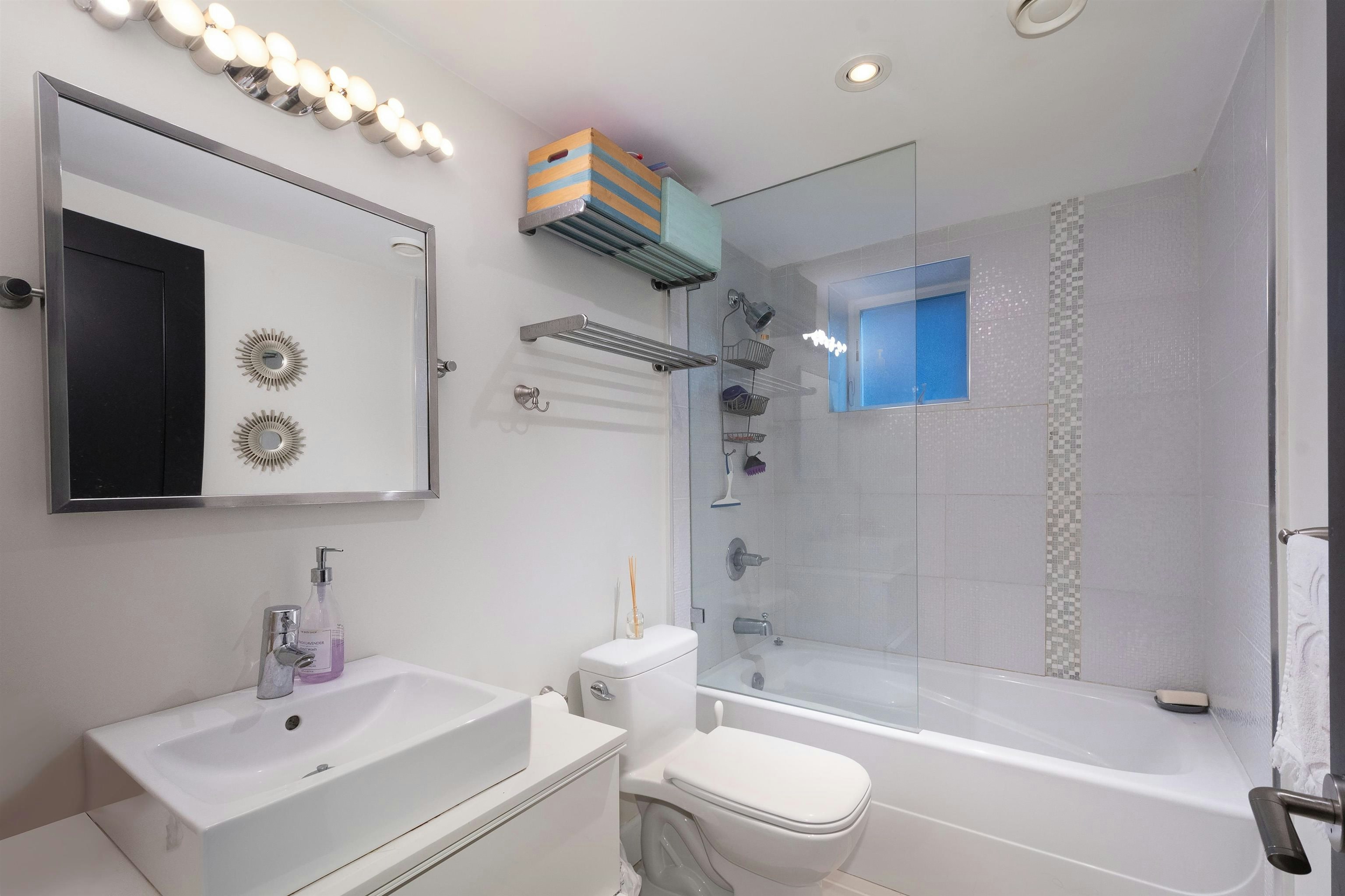 1931 E 7th Avenue, Vancouver, BC, V5N 1S3 - 11