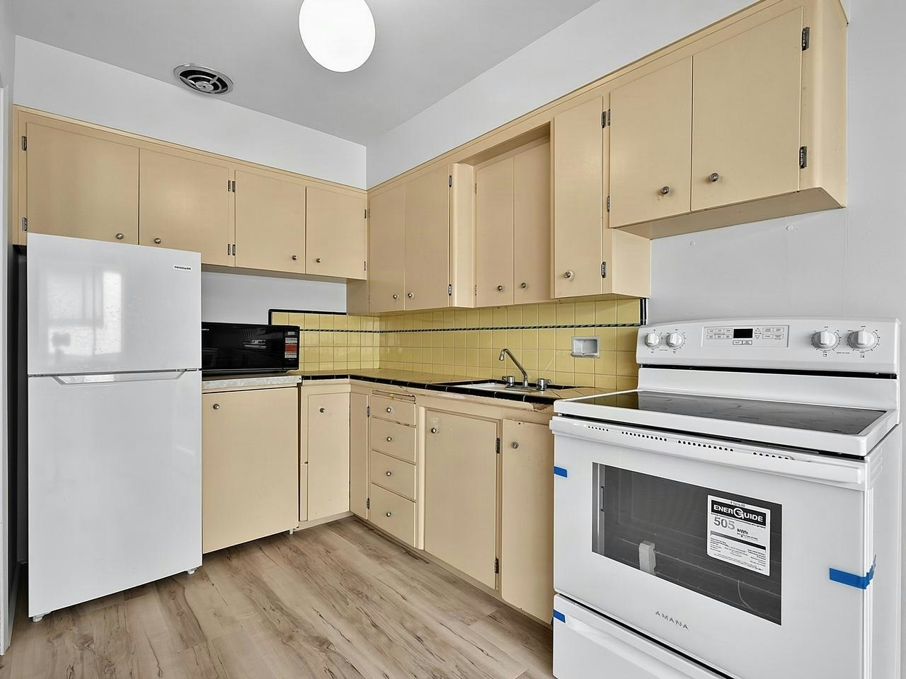105-1879 Barclay Street, Vancouver, BC, V6G 1K7 - 12