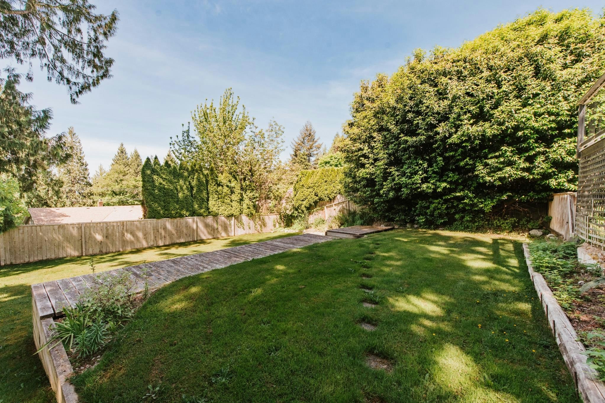 4981 Geer Road, Sechelt, BC, V7Z 0B9 - 24