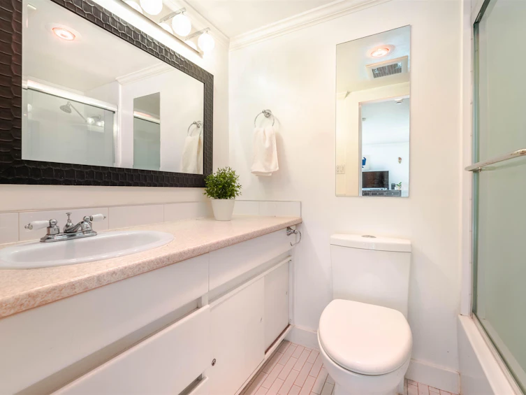 605-1251 Cardero Street, Vancouver, BC, V6G 2H9 - 18