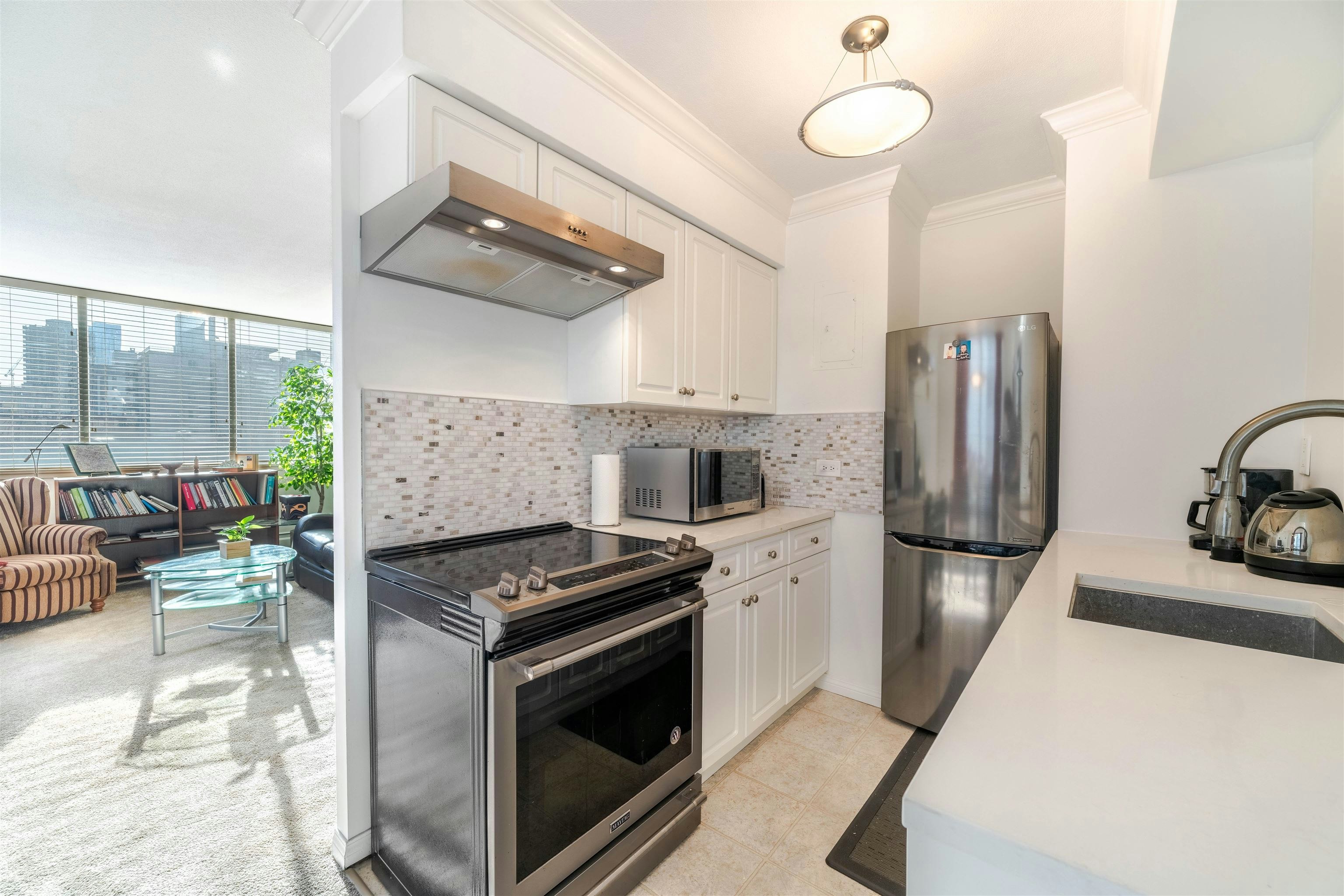 605-1251 Cardero Street, Vancouver, BC, V6G 2H9 - 16
