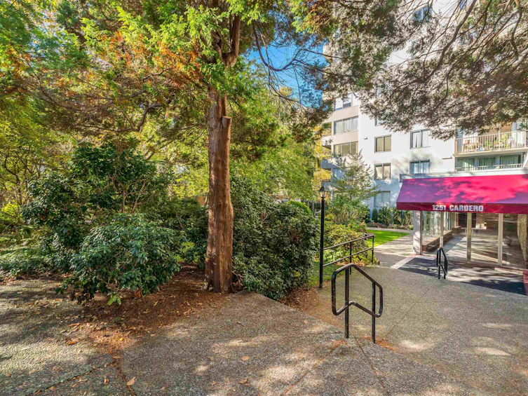 605-1251 Cardero Street, Vancouver, BC, V6G 2H9 - 23