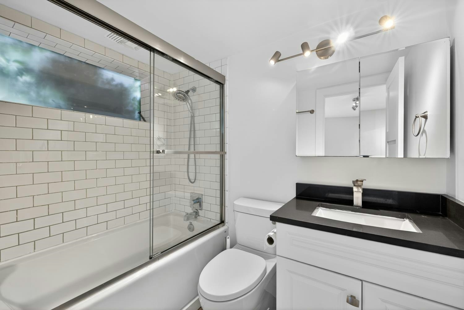 101-8645 Osler Street, Vancouver, BC, V6P 4E6 - 21