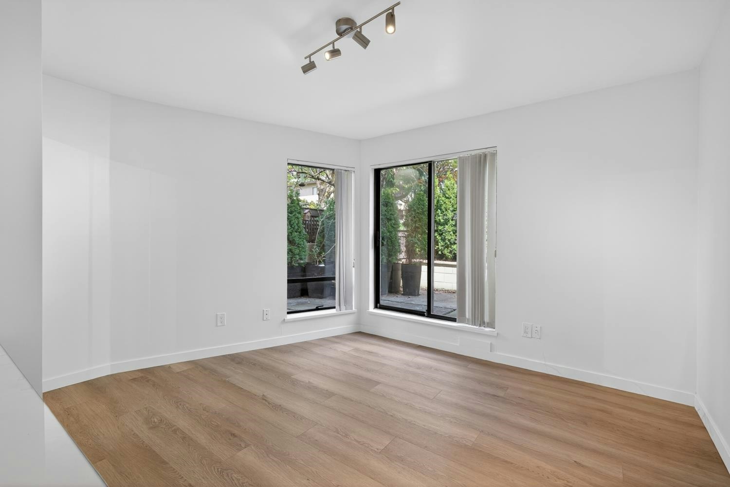 101-8645 Osler Street, Vancouver, BC, V6P 4E6 - 18