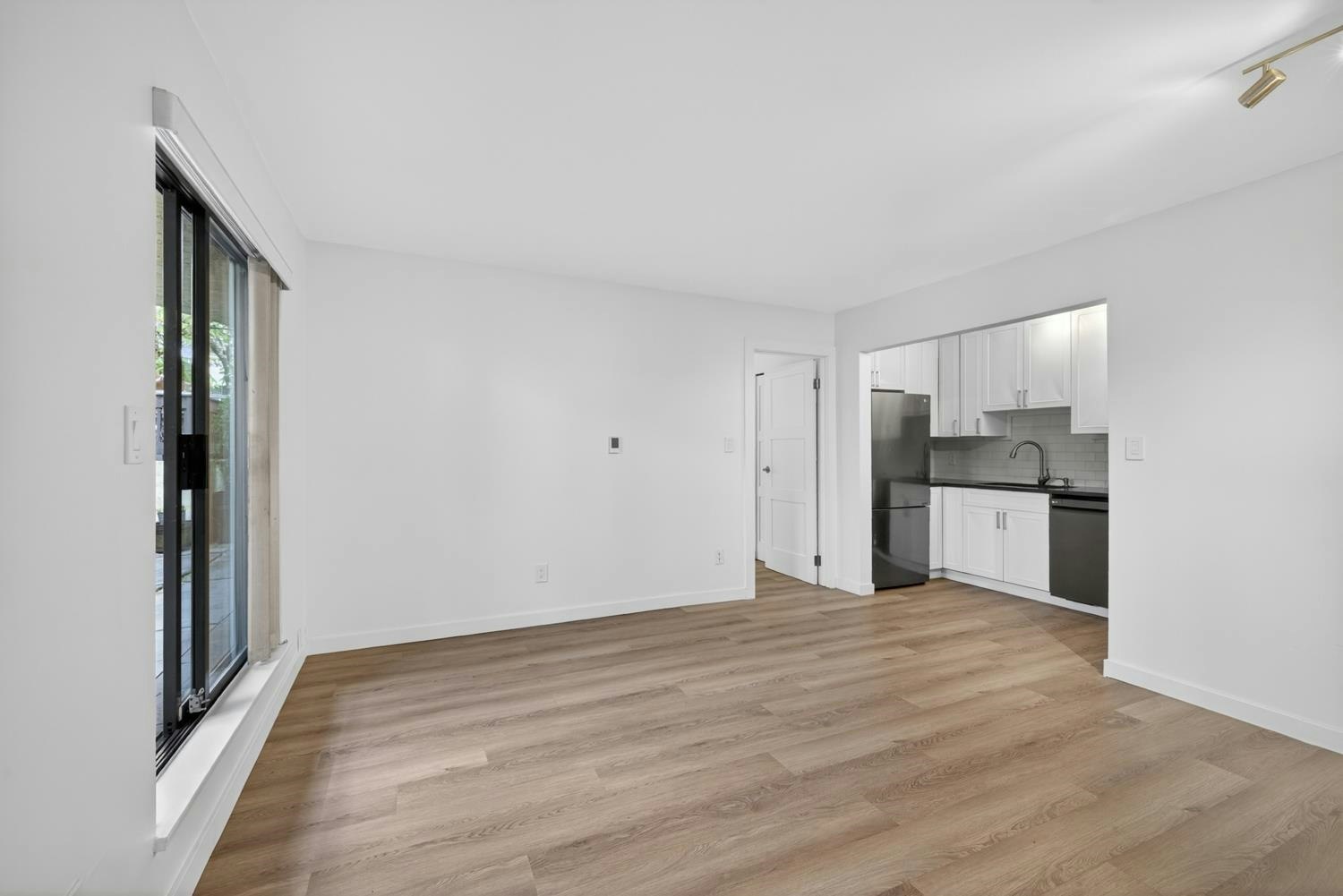 101-8645 Osler Street, Vancouver, BC, V6P 4E6 - 14