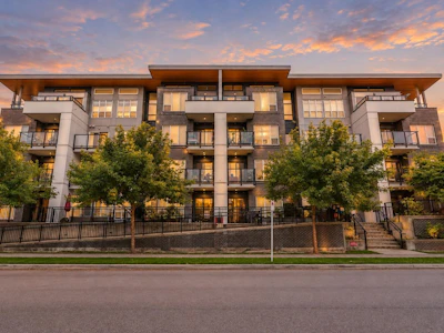 208-2356 Welcher Avenue - 2