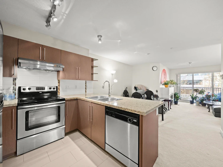 322-2088 Beta Avenue, Burnaby, BC, V5C 0C8 - 3
