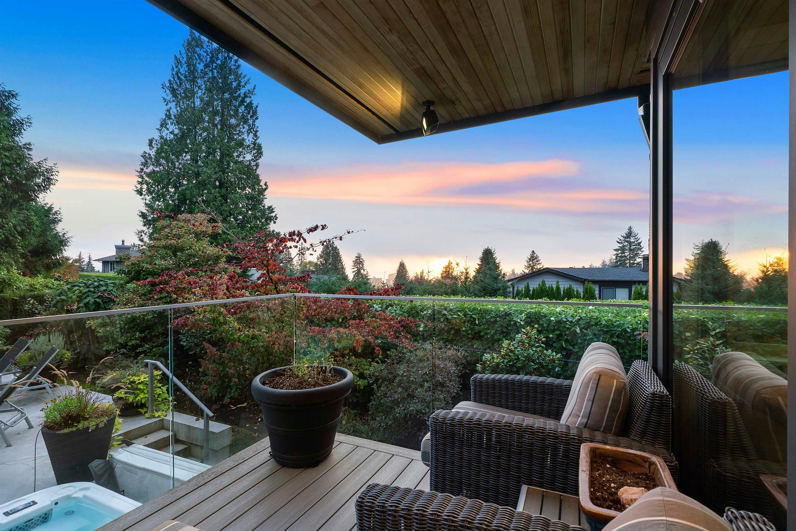 990 Jefferson Avenue - 4