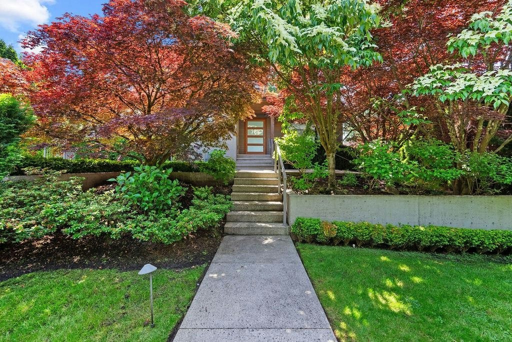 990 Jefferson Avenue - 2