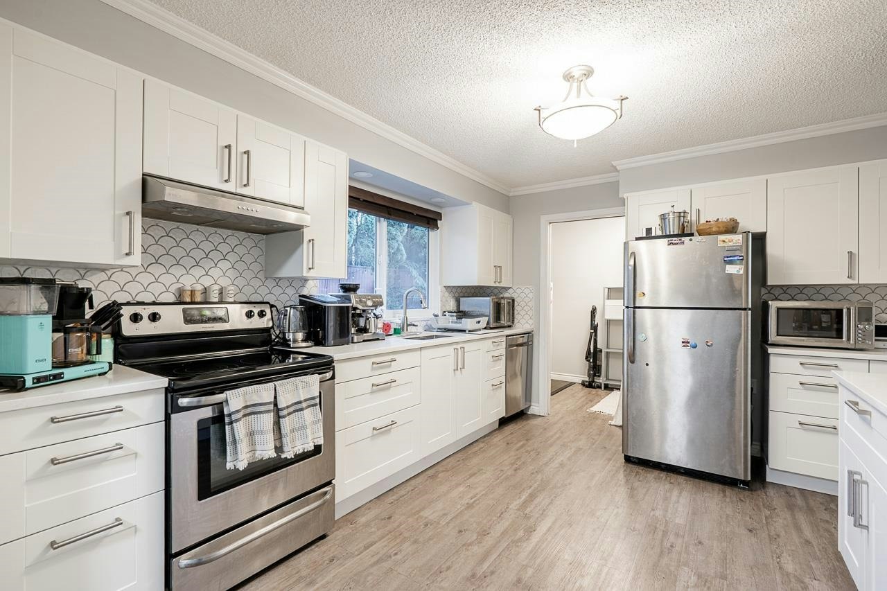 1668 Connaught Drive, Port Coquitlam, BC, V3C 4G8 - 14
