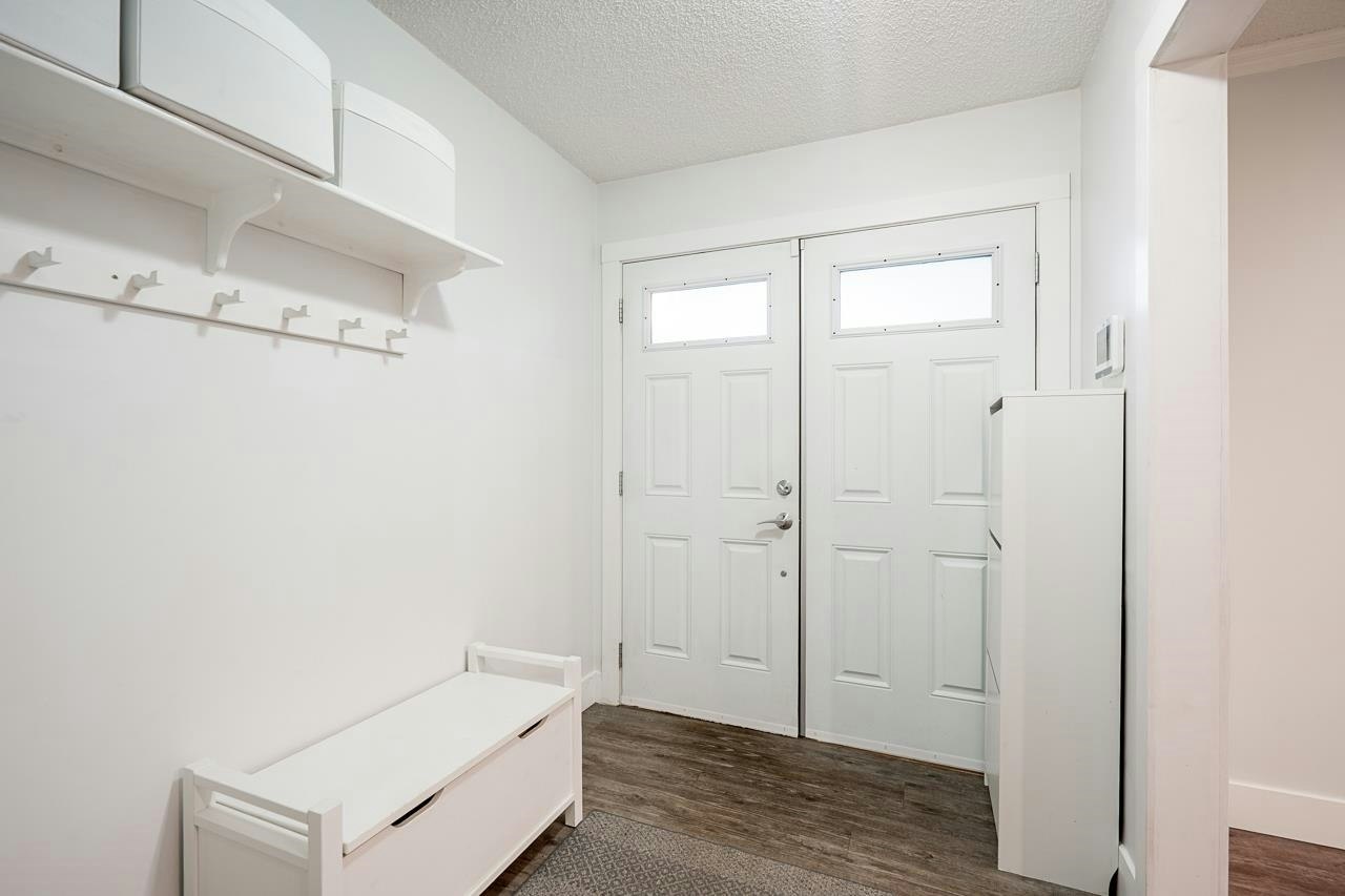 1668 Connaught Drive - 4