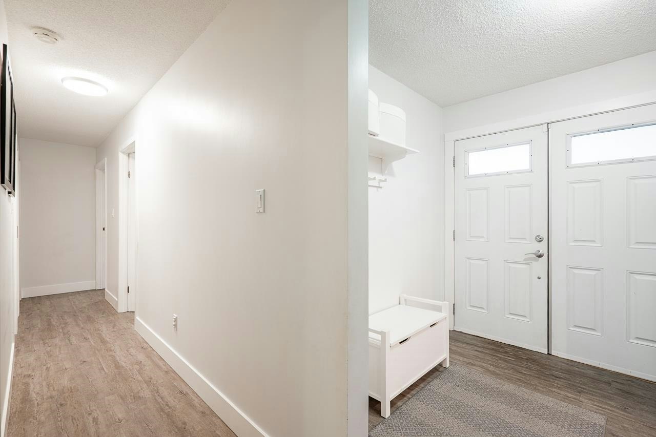 1668 Connaught Drive - 5