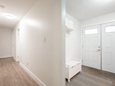 1668 Connaught Drive - 5