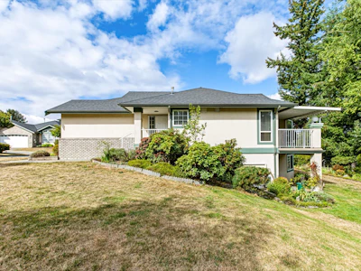 28-32777 Chilcotin Drive - 3
