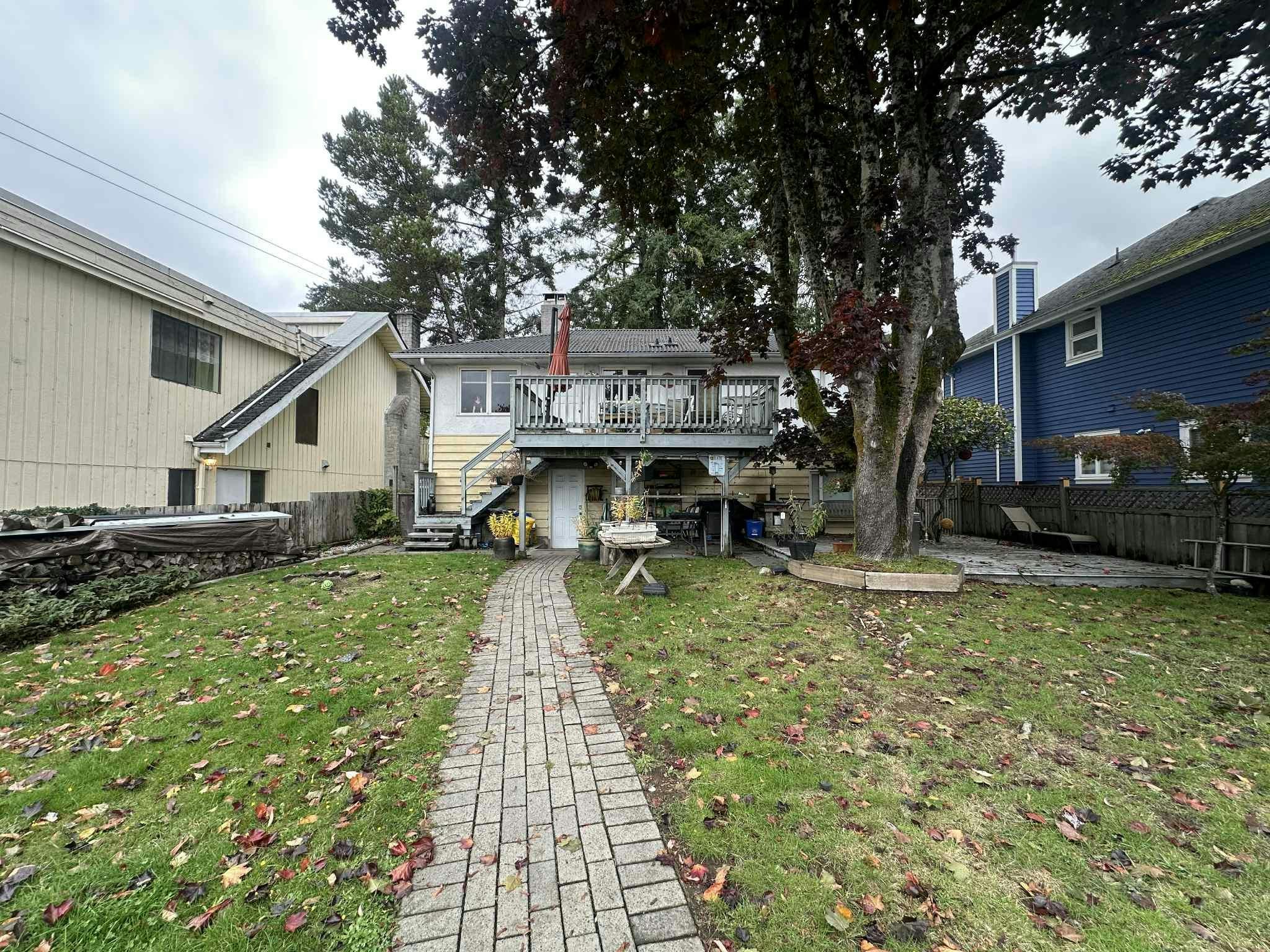 313 E 13th Street - 4