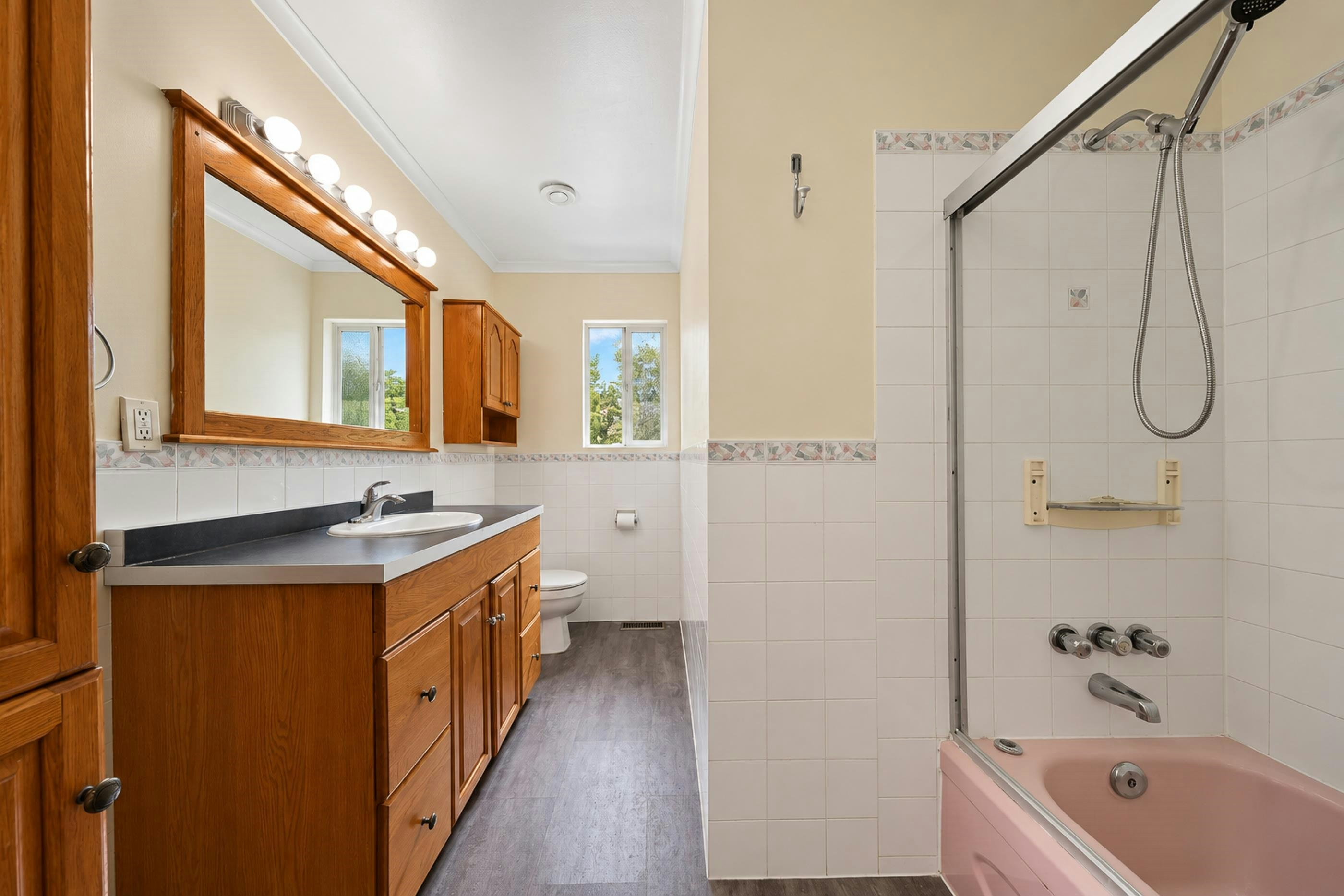 14490 106a Avenue, Surrey, BC, V3R 1T4 - 14