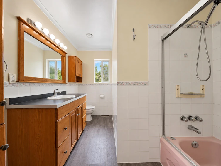 14490 106a Avenue, Surrey, BC, V3R 1T4 - 14