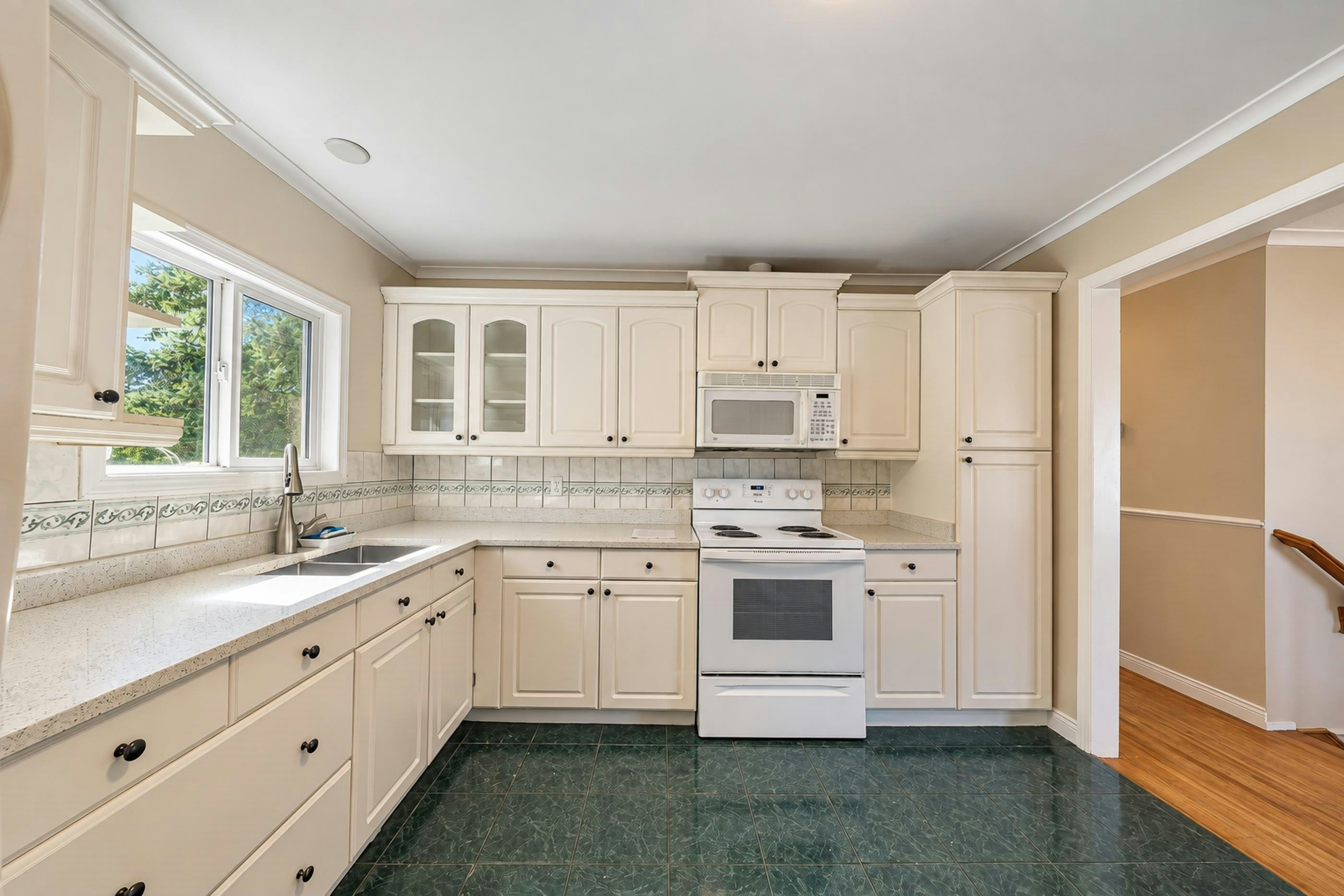 14490 106a Avenue, Surrey, BC, V3R 1T4 - 9
