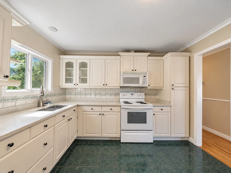 14490 106a Avenue, Surrey, BC, V3R 1T4 - 9