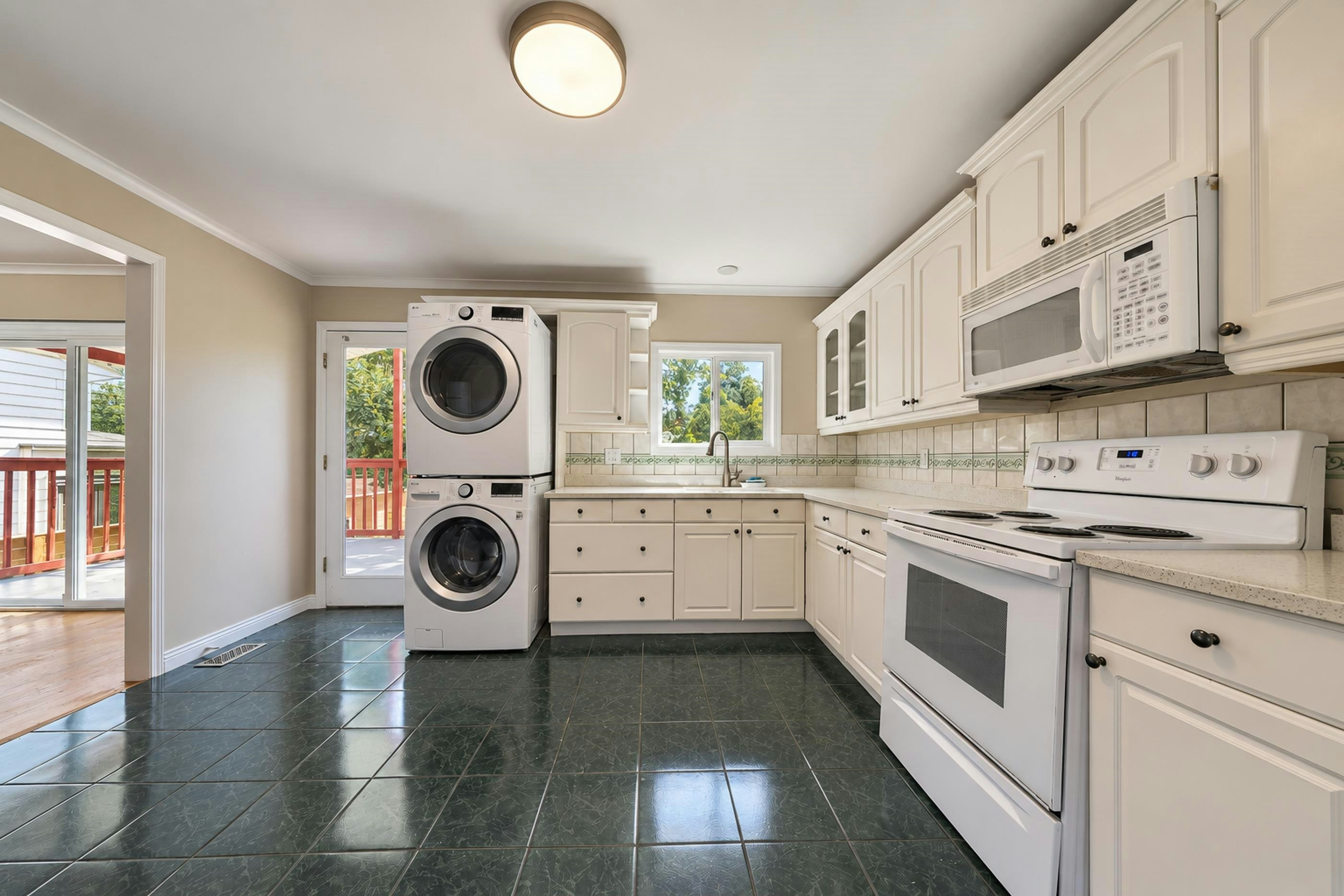 14490 106a Avenue, Surrey, BC, V3R 1T4 - 8