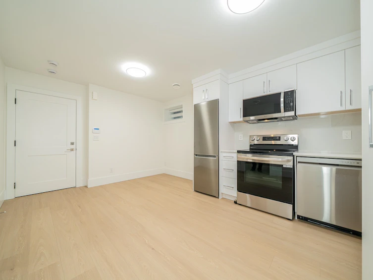2-4210 Union Street, Burnaby, BC, V5C 2X4 - 16