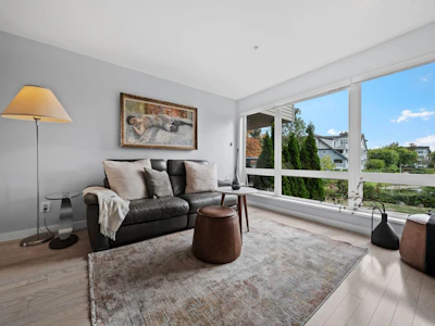 207-5800 Andrews Road - 4