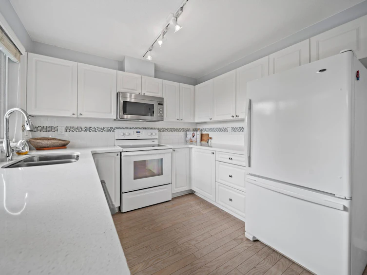 207-5800 Andrews Road, Richmond, BC, V7E 6M2 - 15