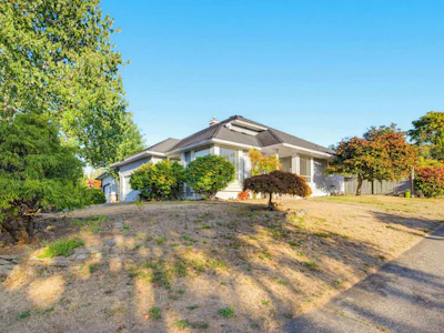 21556 86a Crescent - 2