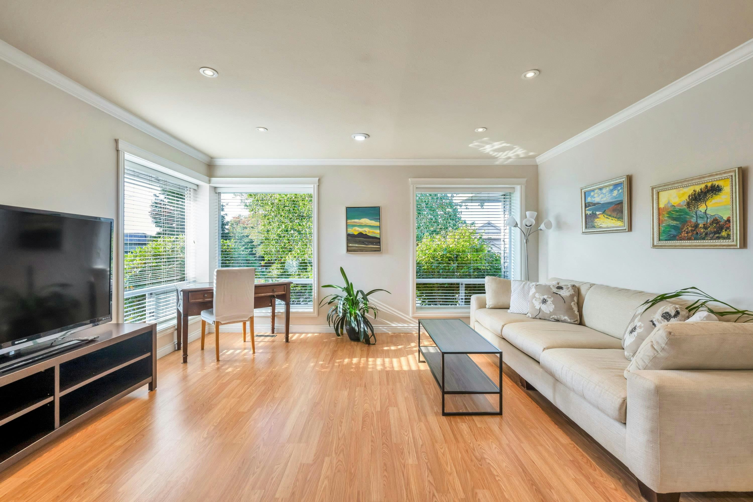 21556 86a Crescent - 5