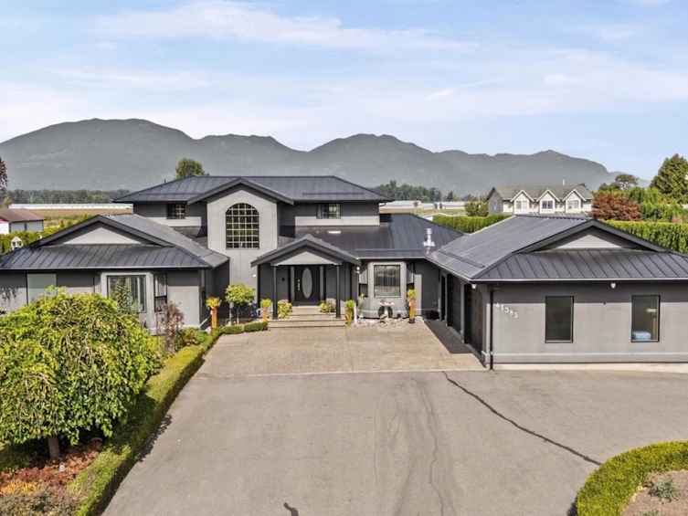 41385 South Sumas Road, Chilliwack, BC, V2R 4K5