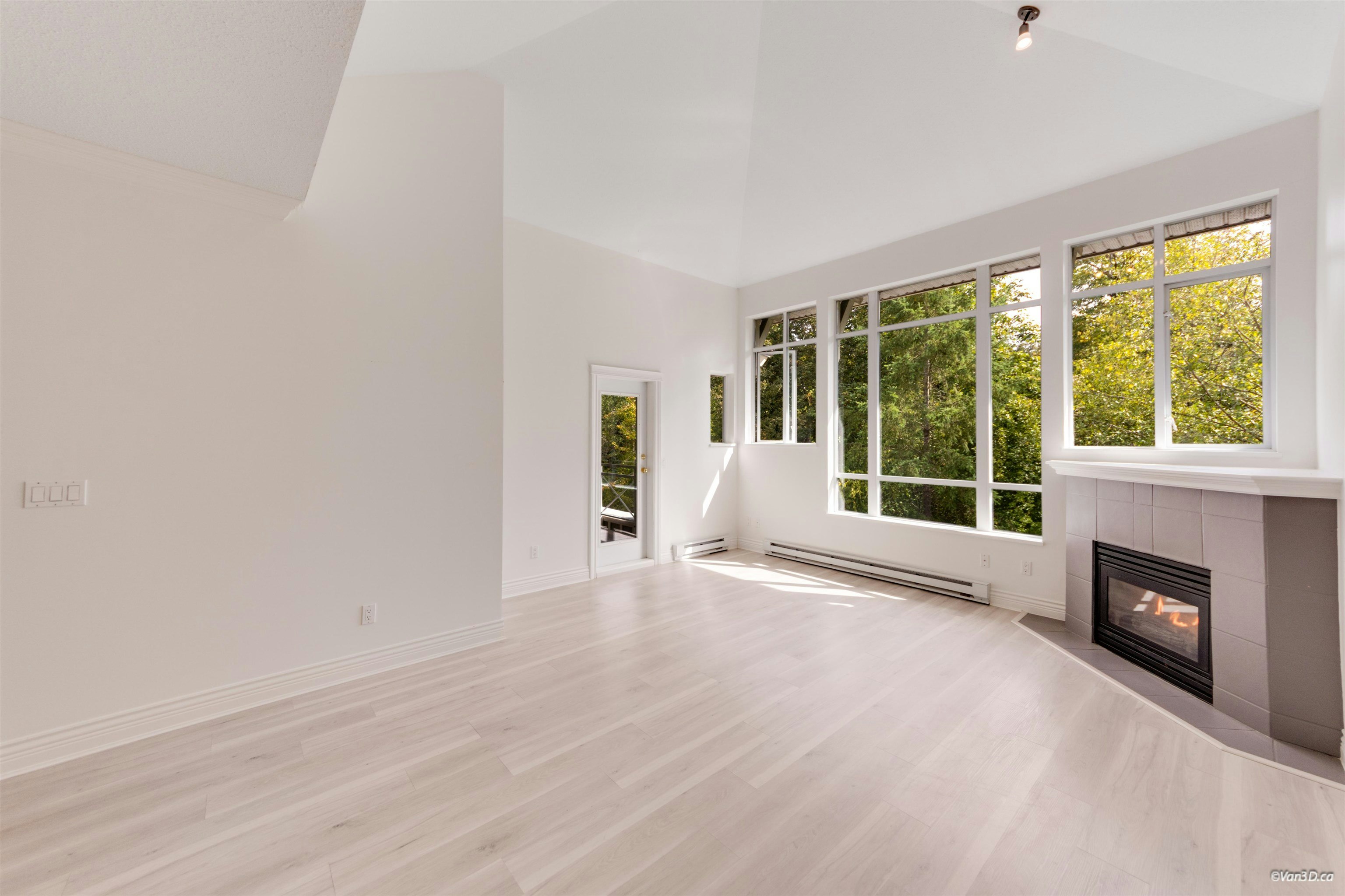 405-3625 Windcrest Drive, North Vancouver, BC, V7G 2S6