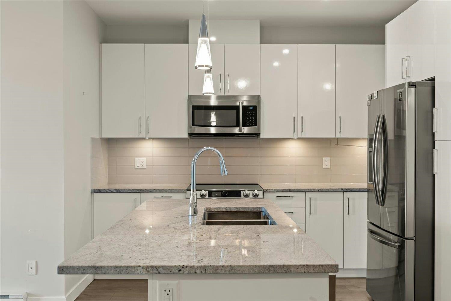 203-45562 Airport Road, Chilliwack, BC, V2P 0J8 - 5