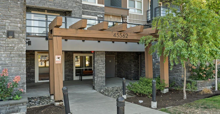 203-45562 Airport Road, Chilliwack, BC, V2P 0J8 - 2