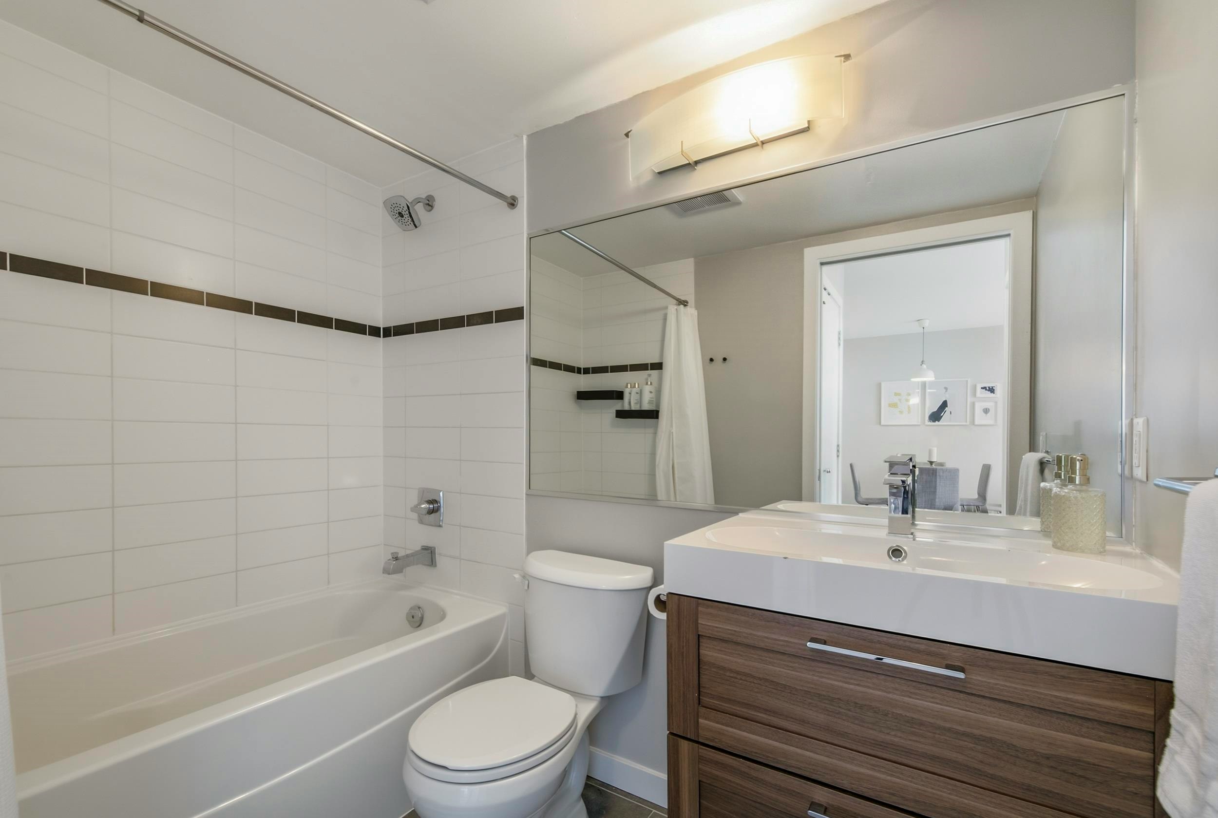 903-688 Abbott Street, Vancouver, BC, V6B 0B9 - 16