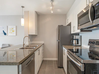903-688 Abbott Street - 4