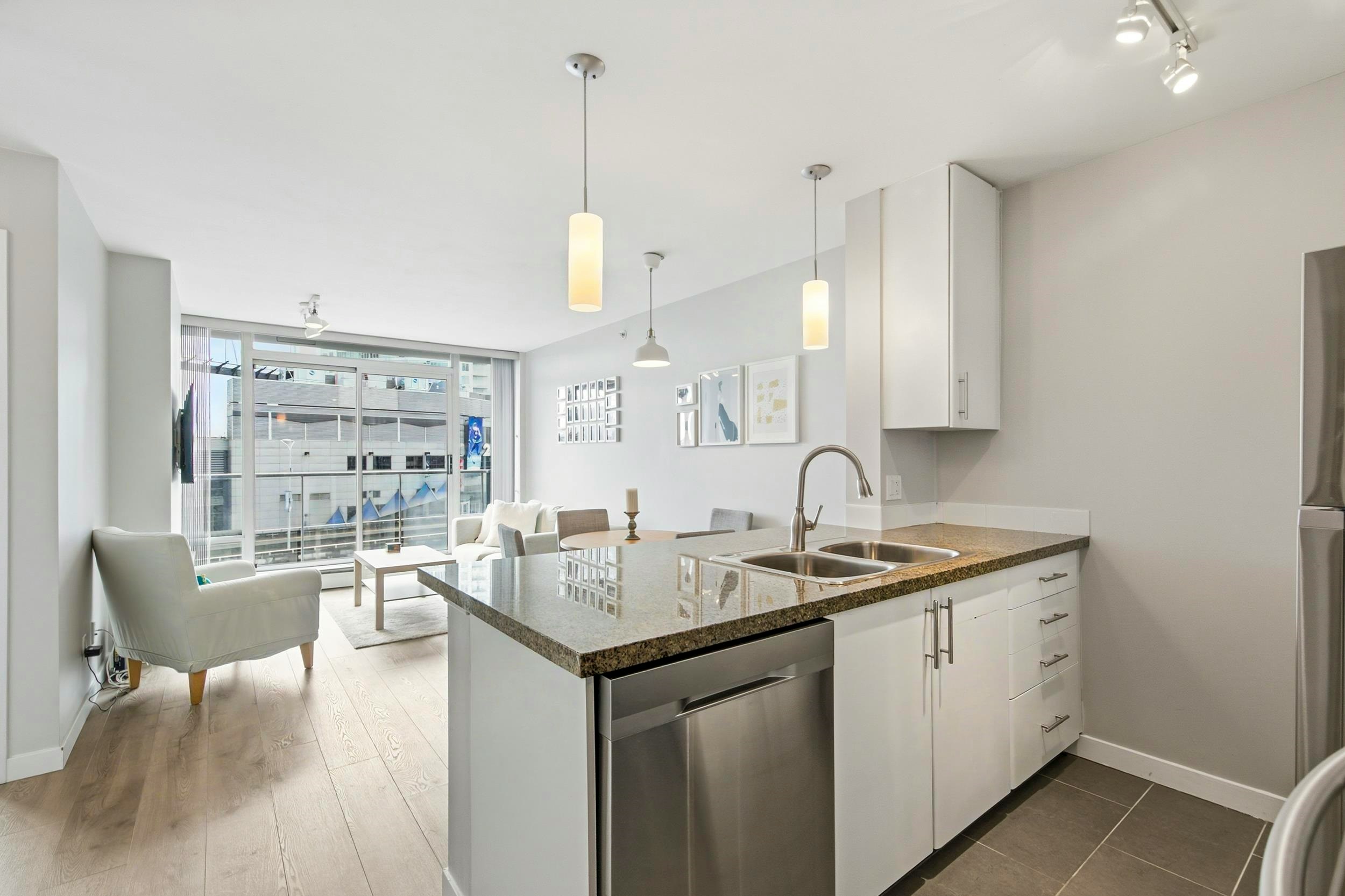 903-688 Abbott Street, Vancouver, BC, V6B 0B9 - 3