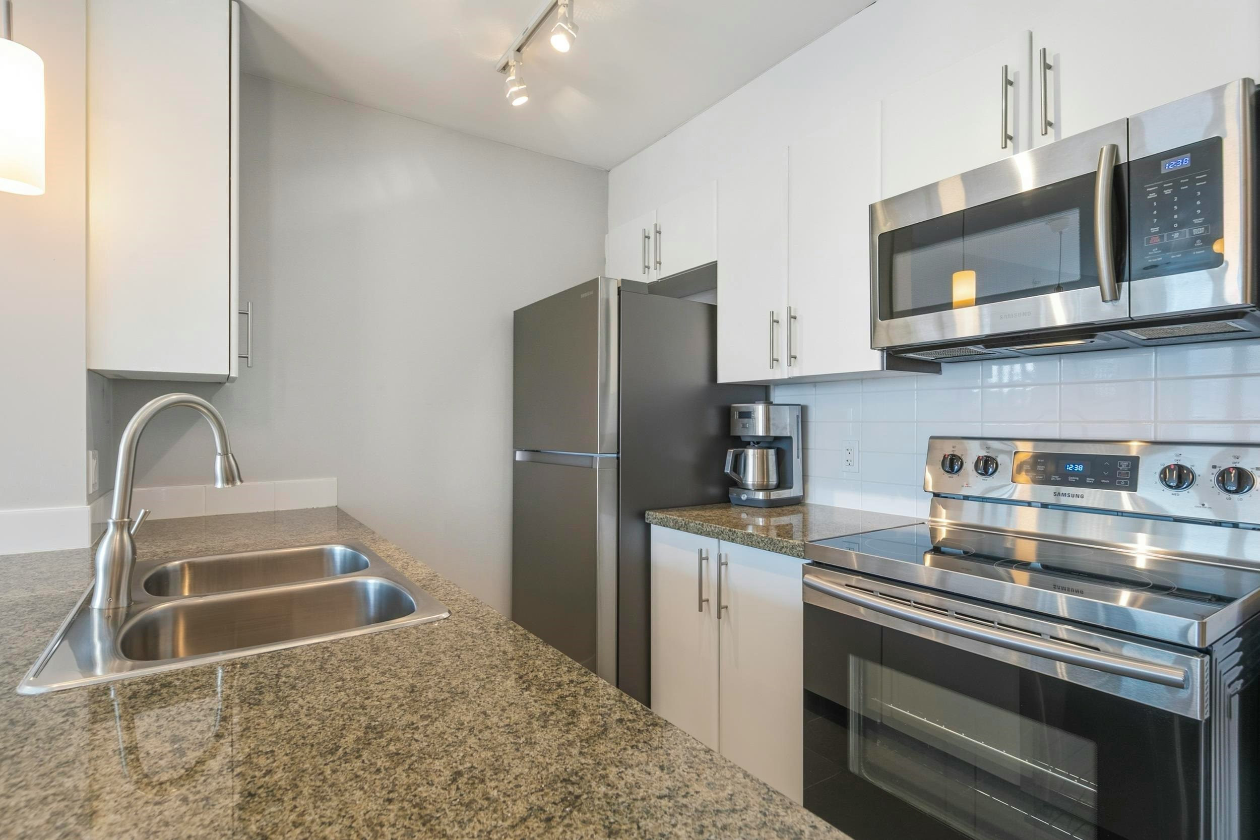 903-688 Abbott Street, Vancouver, BC, V6B 0B9 - 5