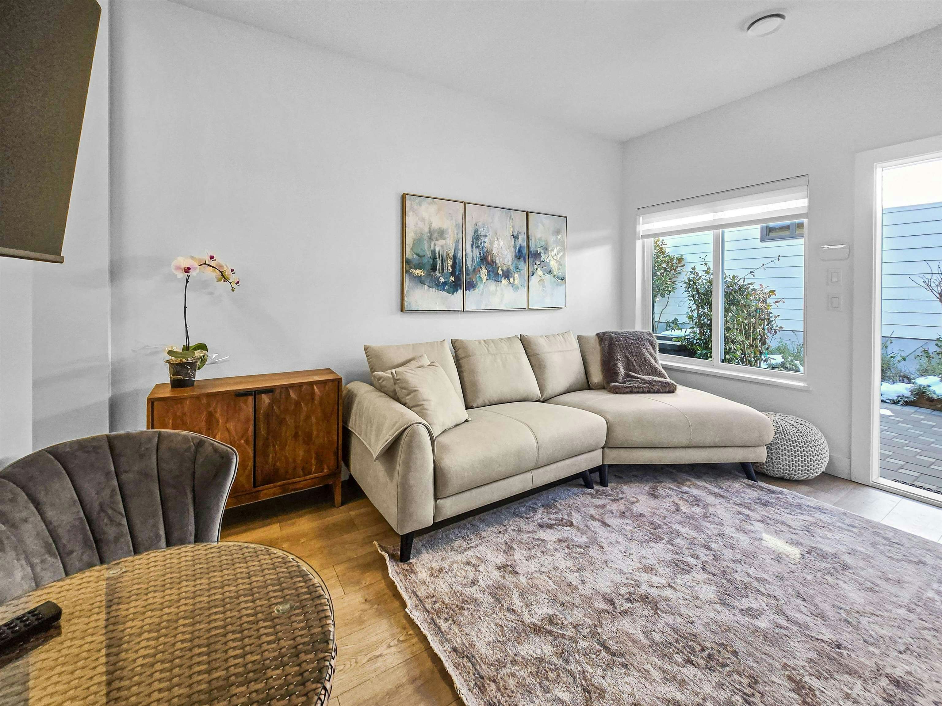  65xx Kitchener Street, Burnaby, BC, V5B 2J7 - 2