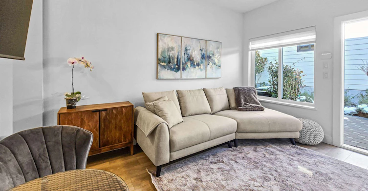 65xx Kitchener Street, Burnaby, BC, V5B 2J7 - 2