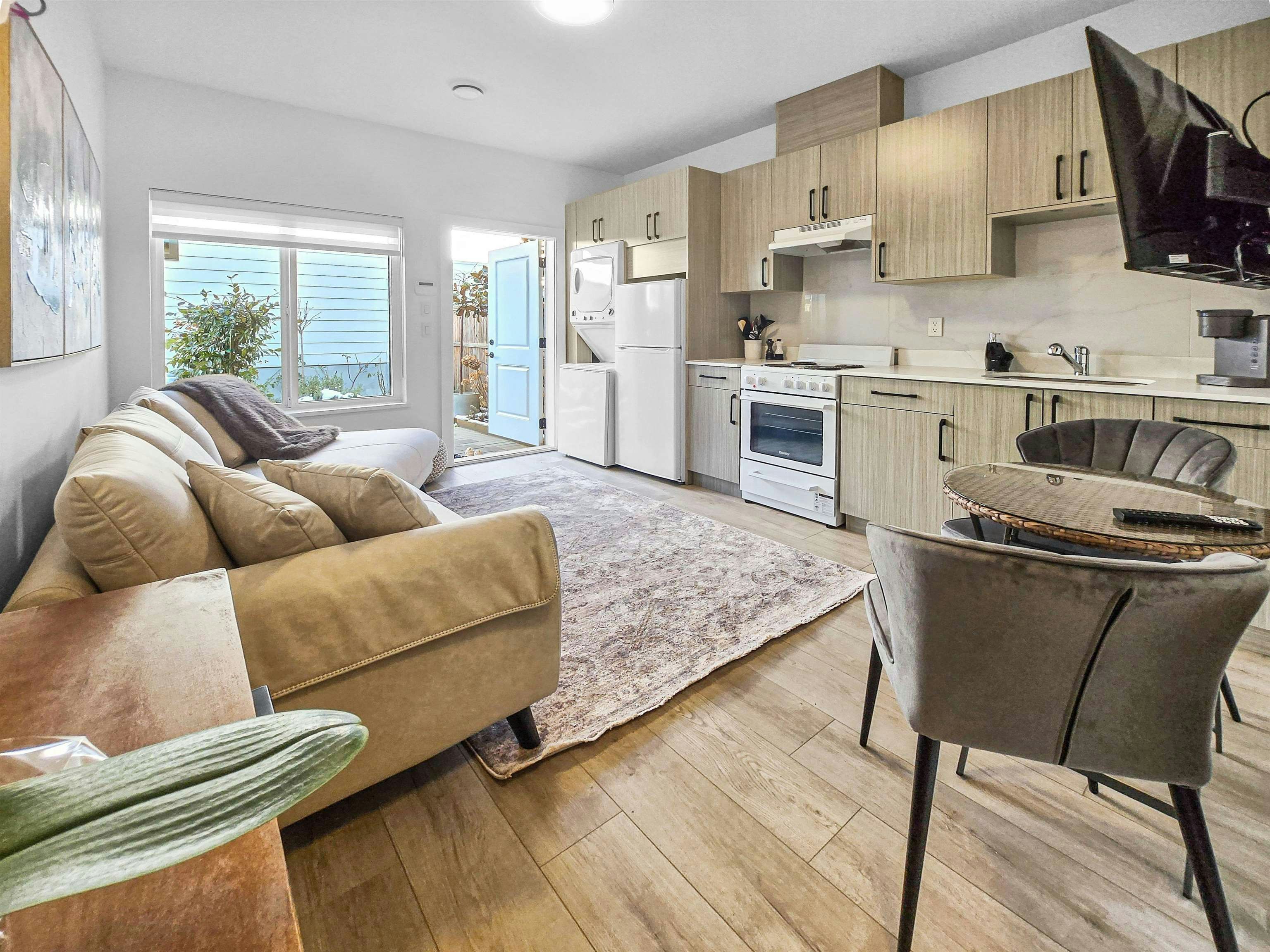  65xx Kitchener Street, Burnaby, BC, V5B 2J7 - 7