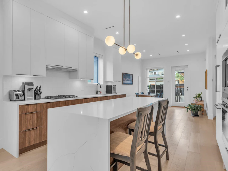 3180 Graveley Street, Vancouver, BC, V5K 3K6 - 8