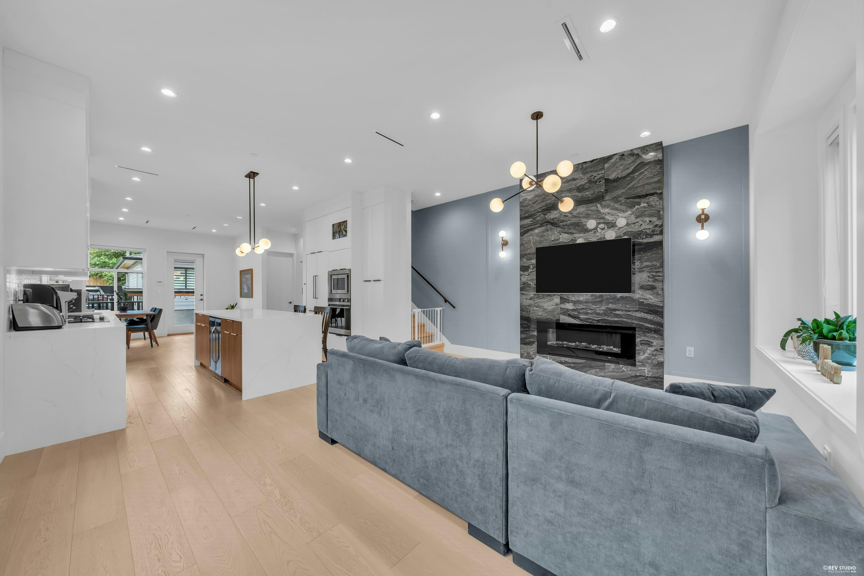 3180 Graveley Street - 5