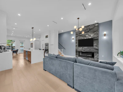 3180 Graveley Street - 5
