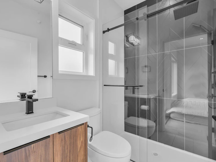 3180 Graveley Street, Vancouver, BC, V5K 3K6 - 25