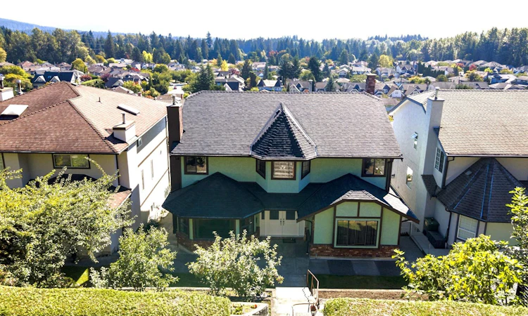 557 Tempe Crescent