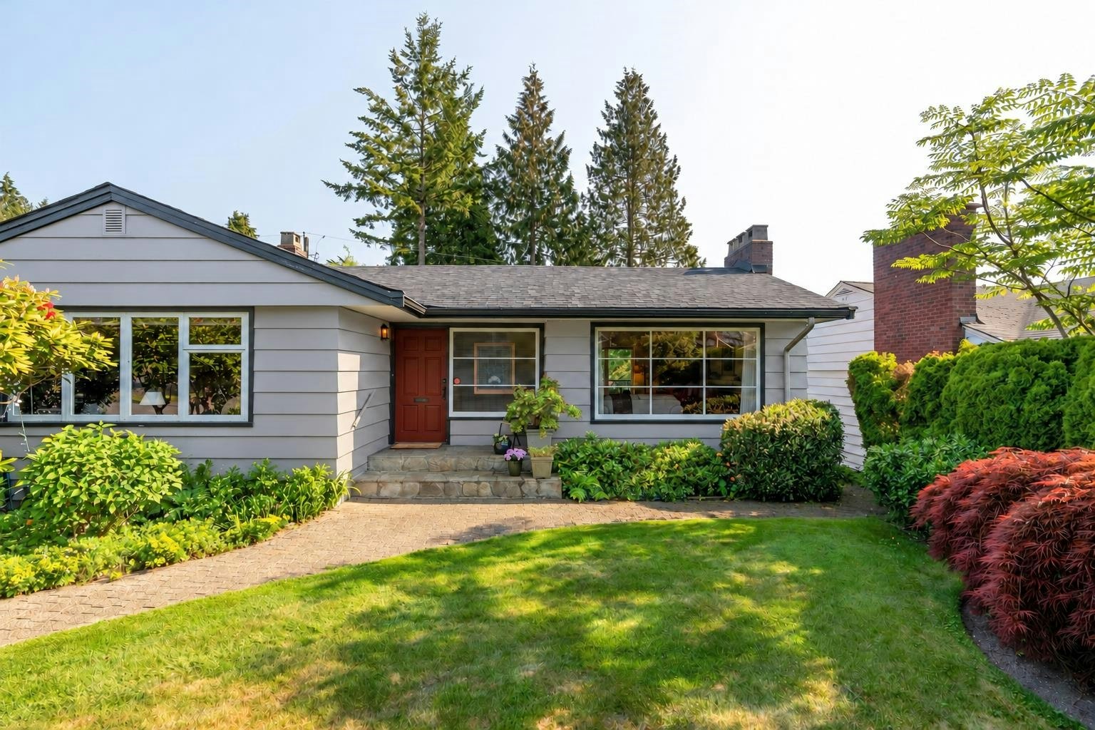 915 Wentworth Avenue, North Vancouver, BC, V7R 1R8