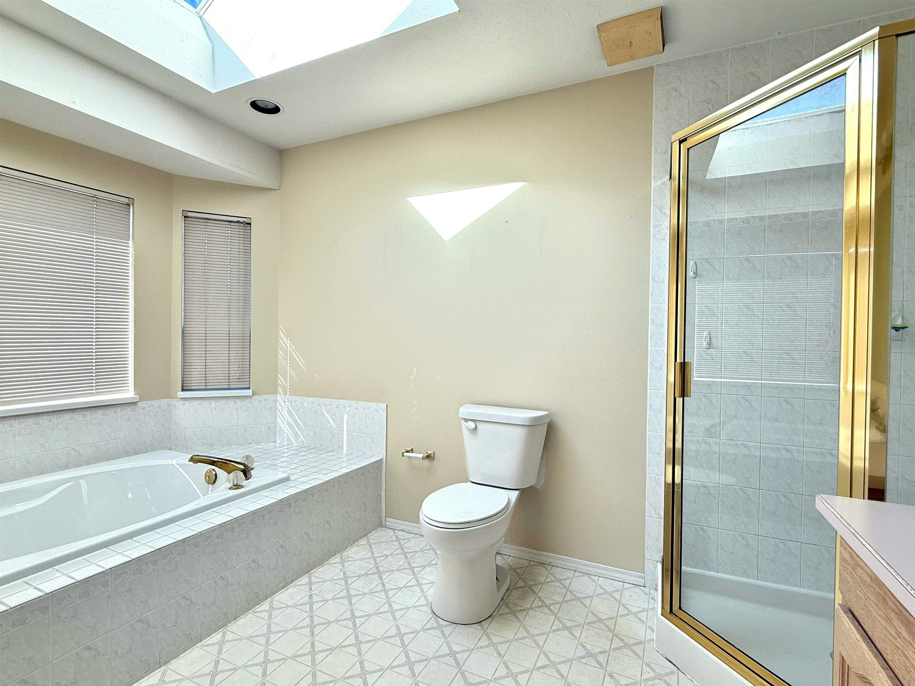 16xxx 87 Avenue, Surrey, BC, V4N 1B7 - 16