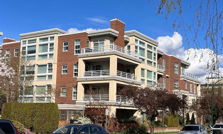 214-2105 W 42nd Avenue