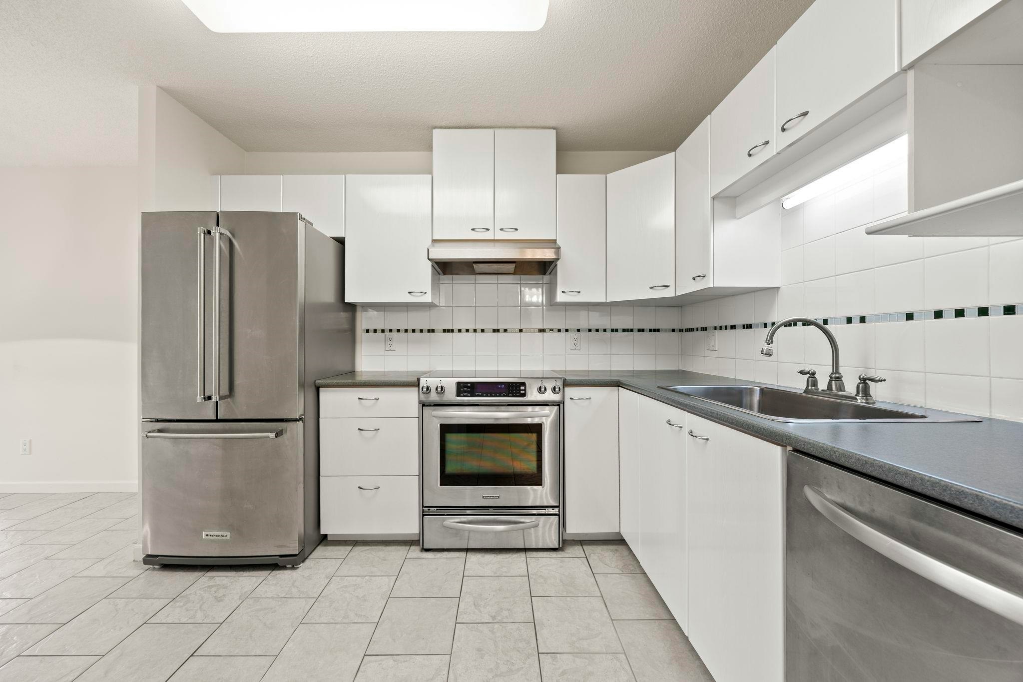 401-4425 Halifax Street, Burnaby, BC, V5C 6P2 - 3